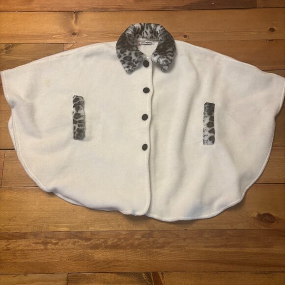 Christie Brooks Girls Cape - Picture 2 of 4